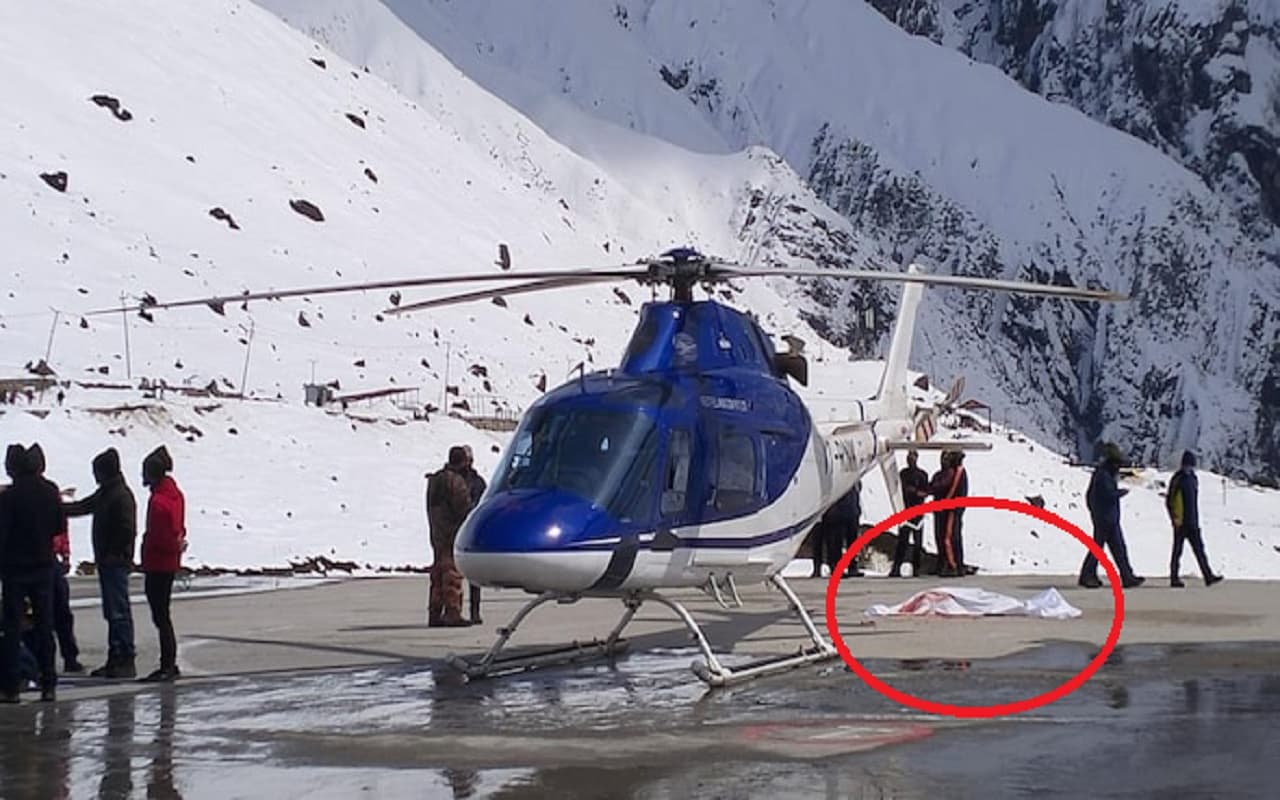यात्रा से पहले केदारनाथ धाम में बड़ा हादसा, हेलीकॉप्टर के पंखे से कटकर एक शख्स की मौत यात्रा से पहले केदारनाथ धाम में बड़ा हादसा, हेलीकॉप्टर के पंखे से कटकर एक शख्स की मौत