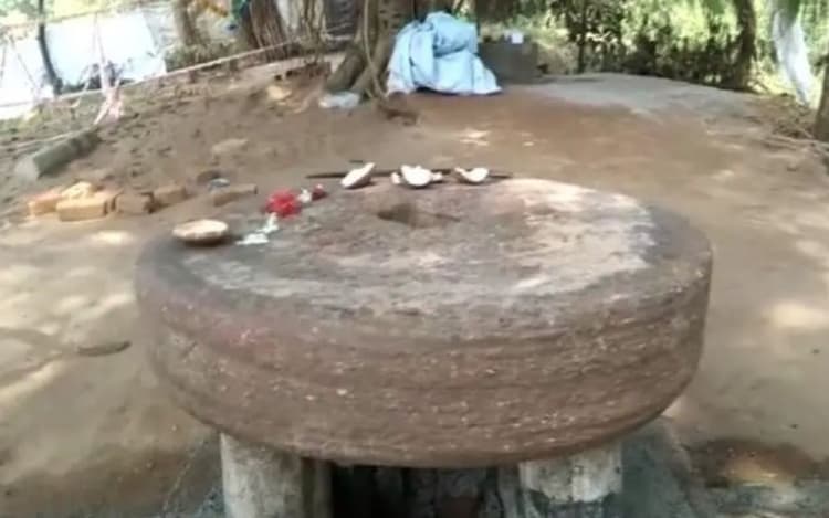 ओडिशा की खबरें : कंधमाल में मिला महाभारत कालीन पहिया, इसी रथ पर कृष्ण ने अर्जुन को दिया था ज्ञान