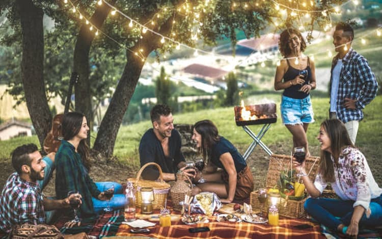 Picnic Tips: ये चीजें भूलें तो नहीं कर पाएंगे पिकनिक इंजॉय, डालें एक नजर