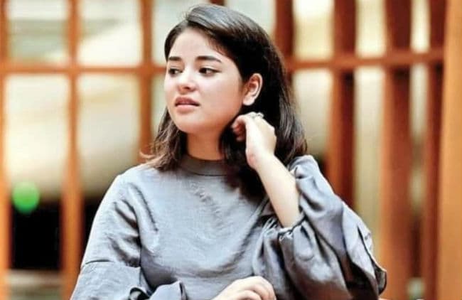 जायरा वसीम ने टिड्डियों के हमले को लेकर लिखी ऐसी बात, मचा बवाल तो डिलीट किया ट्विटर अकाउंट