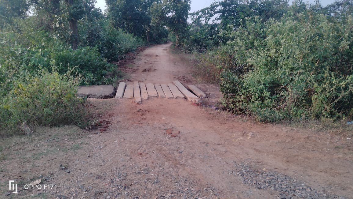 गिरिडीह : क्षतिग्रस्त पुलिया की मरम्मत नहीं होने से आवागमन में परेशानी