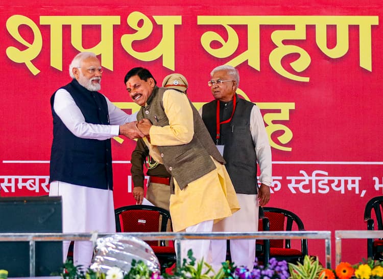 MP: कुर्सी संभालते ही एक्शन में CM मोहन यादव, धार्मिक स्थलों पर लाउडस्पीकर बैन, खुले में मांस की बिक्री पर रोक