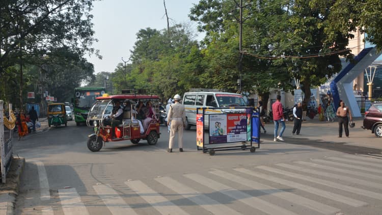 पटना में नयी ट्रैफिक व्यवस्था का दिखा असर, ट्रैफिक डीएसपी ने खुद छह घंटे तक संभाला मोर्चा