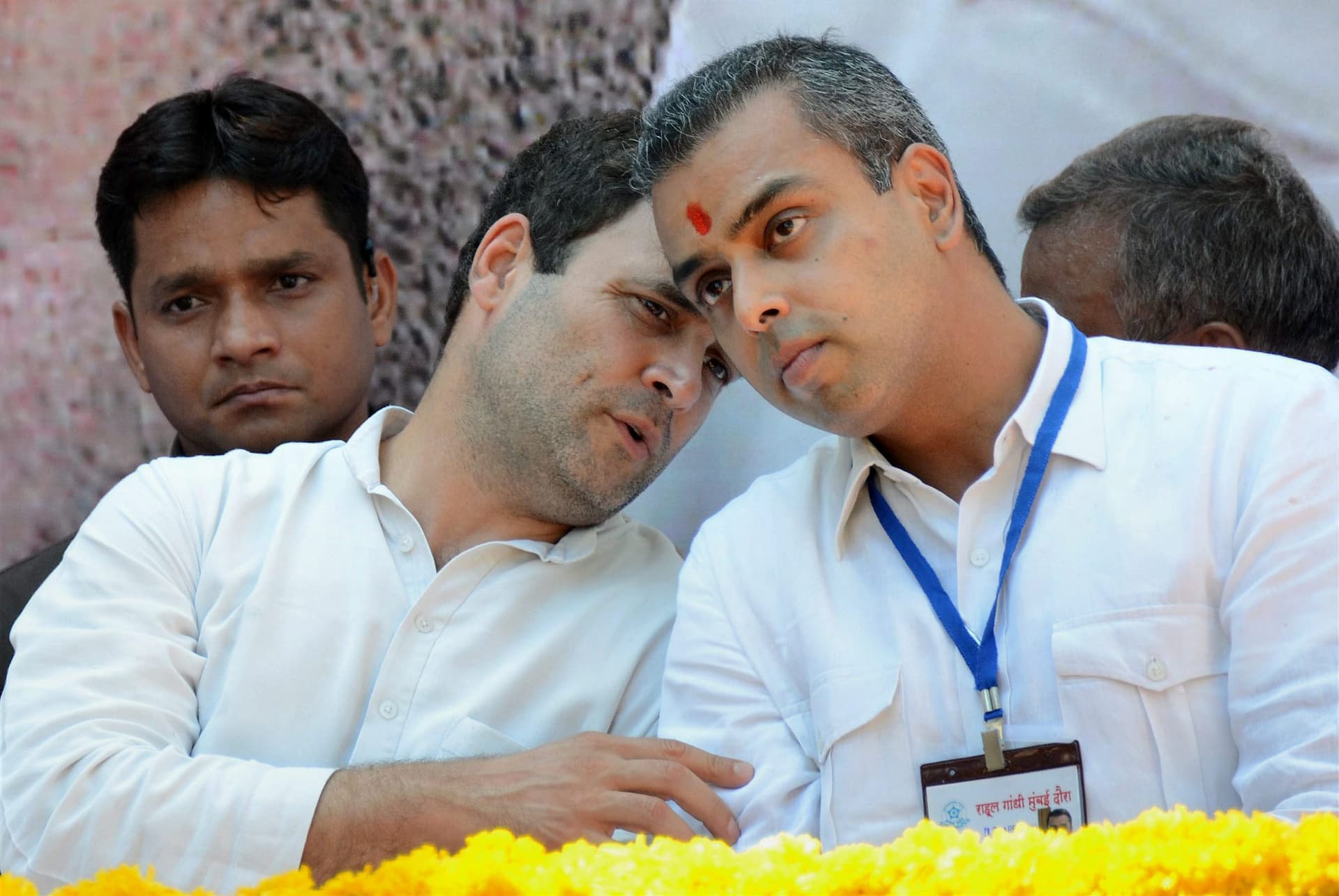 पीएम मोदी ने ‘हैडलाइन मैनेजमेंट’ के लिए मिलिंद देवड़ा का इस्तीफा दिलवाया, कांग्रेस की आई पहली प्रतिक्रिया