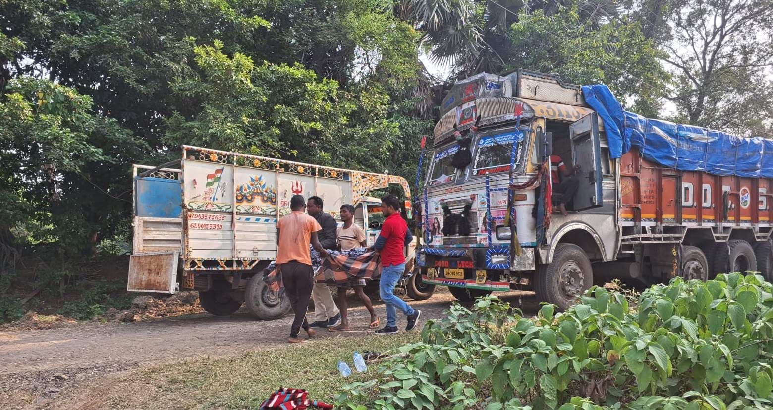 बोकारो के ट्रक चालक की हाइटेंशन तार की चपेट में आने से मौत बोकारो के ट्रक चालक की हाइटेंशन तार की चपेट में आने से मौत