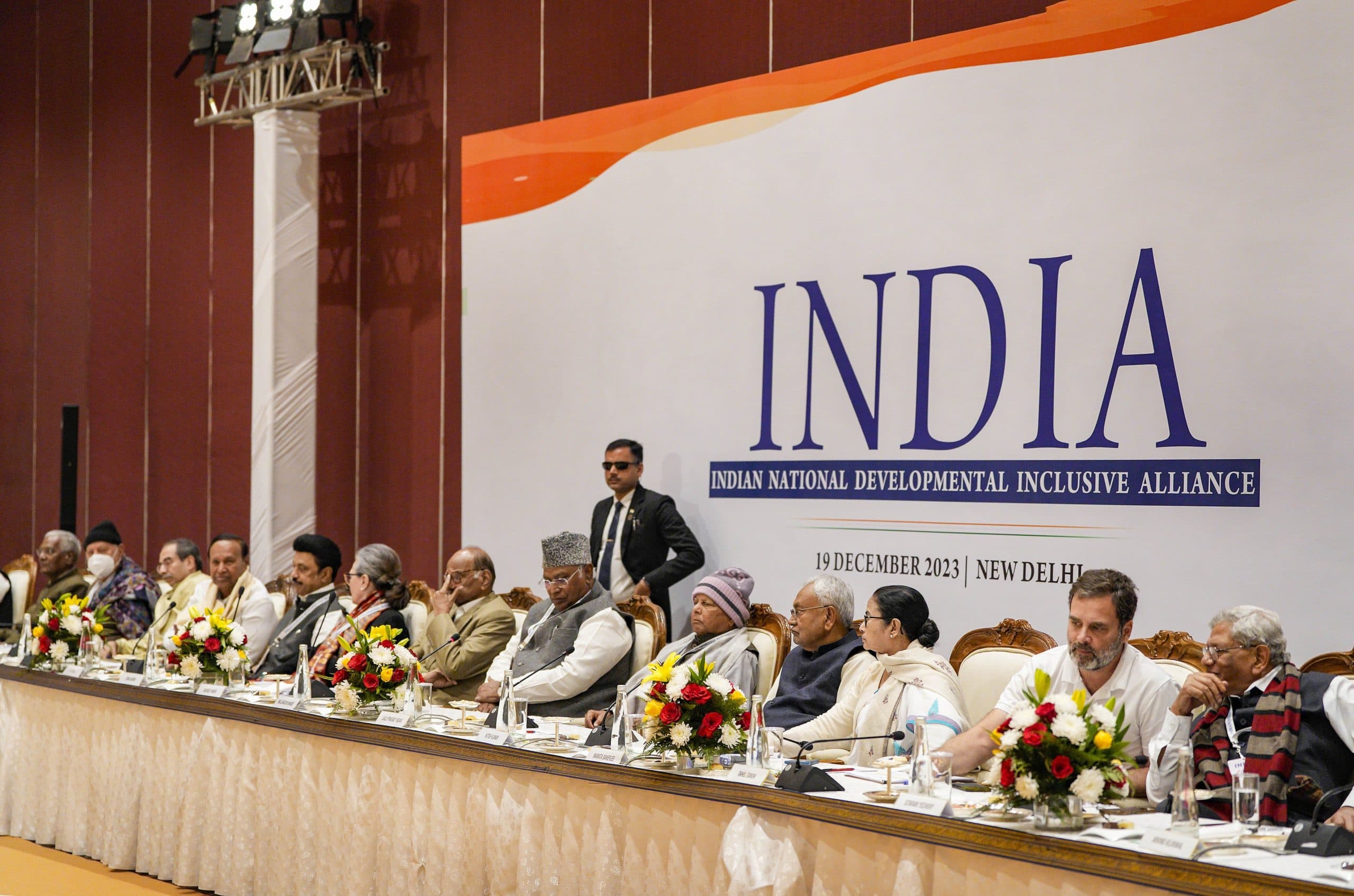 चुनावी तैयारियों में 'इंडिया' गठबंधन की सुस्त चाल