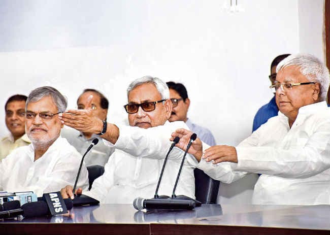 महागंठबंधन के बीच हुआ सीटों का बंटवारा, जदयू-100, राजद-100, कांग्रेस-40