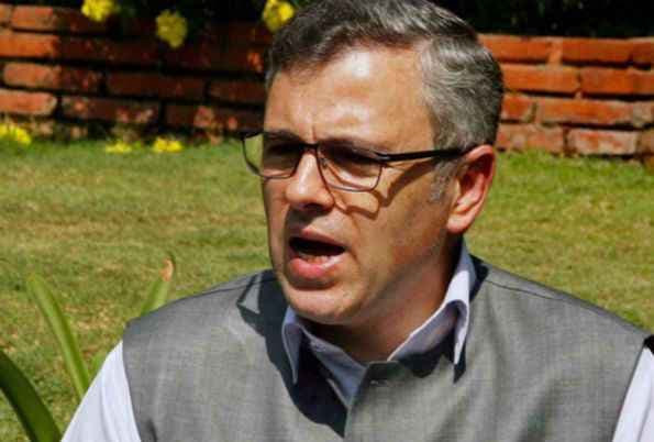 बाढ़ के एक साल पूरा होने पर बोले उमर ना तो हमें यहां से कुछ मिल रहा है ना वहां से