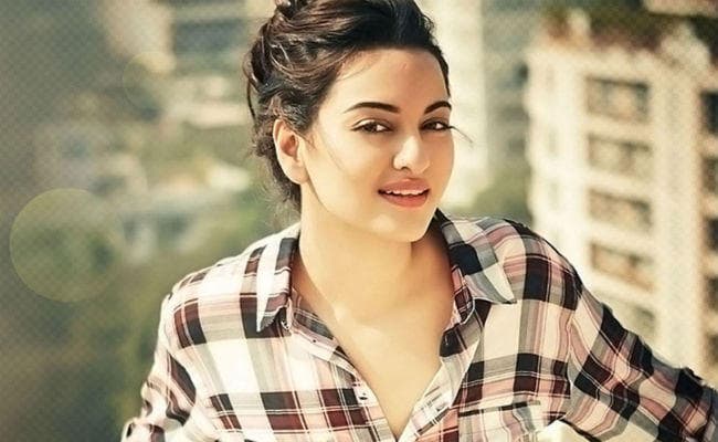 सोनाक्षी ने किया इनकार, नहीं निभा रही हैं पाकिस्तानी किरदार