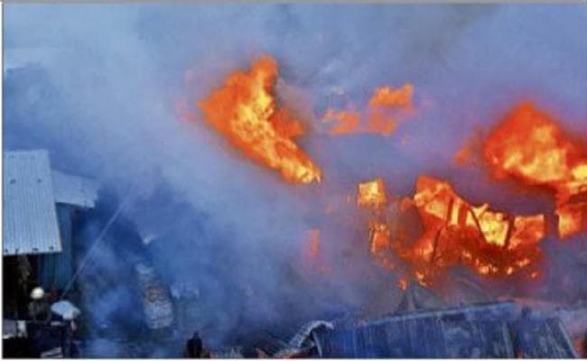 हावड़ा के कदमतल्ला बाजार में भीषण आग, 100 दुकानें जलीं