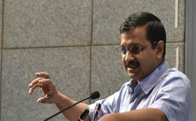 केजरीवाल का ट्वीट - स्याही फेंकने वाले का भगवान भला करे
