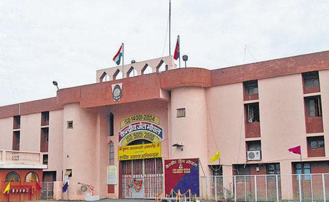 मध्य प्रदेश की खुली जेल में परिवार के साथ रहते हैं कैदी