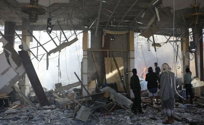 यमन: जनाजे में आए लोगों पर हवाई हमला, 140 की मौत