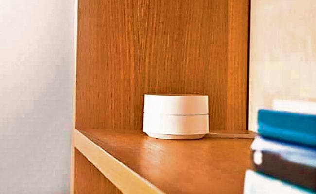 Google ने लॉन्च किया WiFi राउटर, एप्प के जरिये कर सकते हैं मैनेज