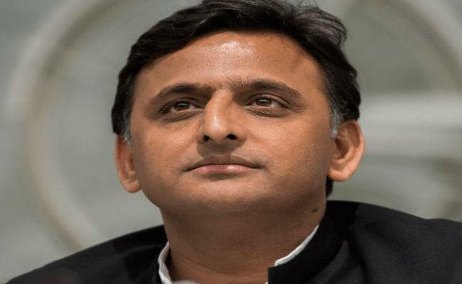 समझौते के मूड में नहीं दिख रहे अखिलेश यादव