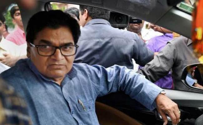 अखिलेश अपने आप में समाजवादी पार्टी हैं : रामगोपाल