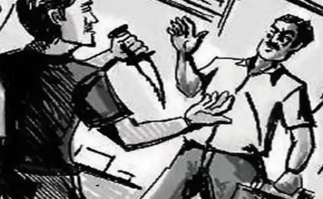 पेट्रोल पंप पर चालक की हत्या, 1.80 लाख लूटे