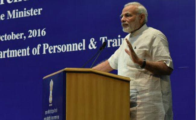 IAS अधिकारियों को मोदी का मंत्र - नीति पर राजनीति कभी हावी नहीं होनी चाहिए