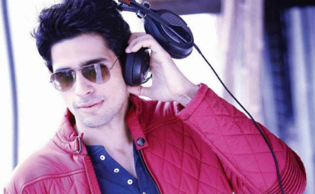 जानें, ‘ऐ दिल है मुश्किल'' विवाद पर क्या बोले करण के ''स्टूडेंट'' सिद्धार्थ मल्होत्रा ?