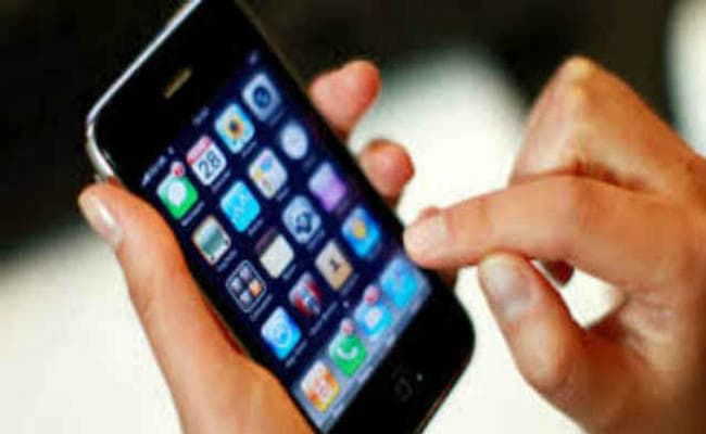स्मार्टफोन से पढ़ने वाले छात्रों की संख्या में हो रहा है इजाफा, जानिये अभिभावकों ने क्या कहा