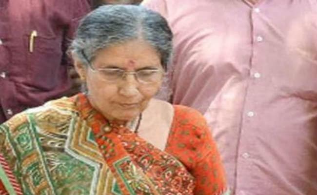 नोटबंदी के फैसले से खुश हैं पीएम की पत्नी कहा, कल्याण का काम जारी रखें
