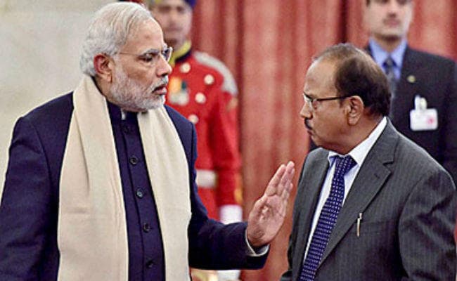 पाकिस्तान को जवाब देने की तैयारी, वॉर रूम पहुंचे पीएम मोदी