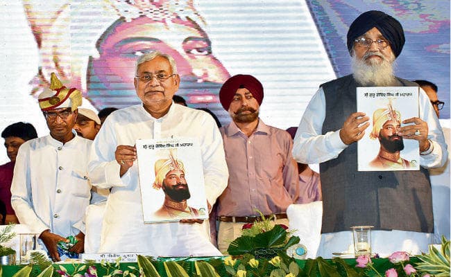 अंतरराष्ट्रीय सिख सम्मेलन में बादल ने कहा, पंजाब भी नहीं कर पायेगा इतना बड़ा कार्यक्रम