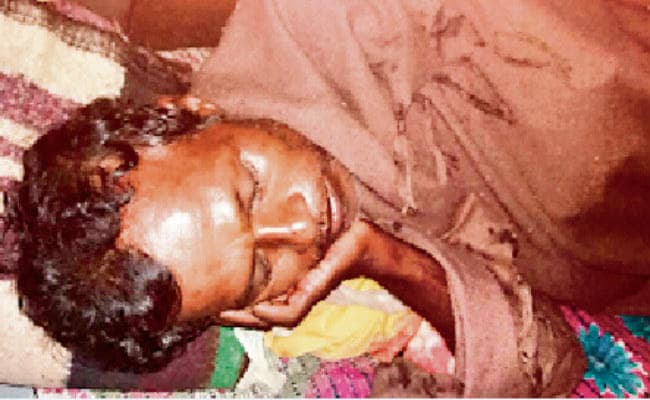 झारखंड : बैठक कर रहे ग्रामीणों पर उग्रवादियों ने फायरिंग की, तीन मरे