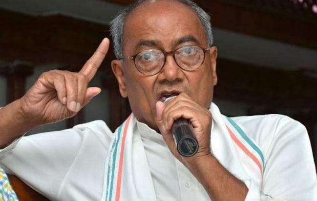 दिग्विजय ने किया केजरीवाल की मांग का विरोध, कहा - केंद्र के अधीन ही रहे दिल्ली पुलिस
