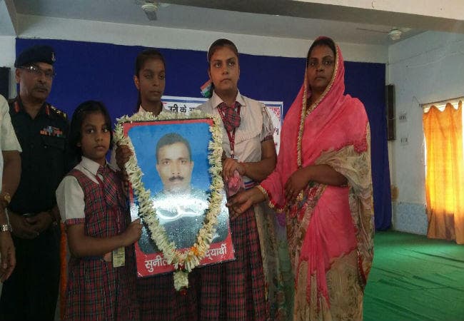 उरी हमले में शहीद पत्नी ने कहा-भारत ने सही किया और करे हमला