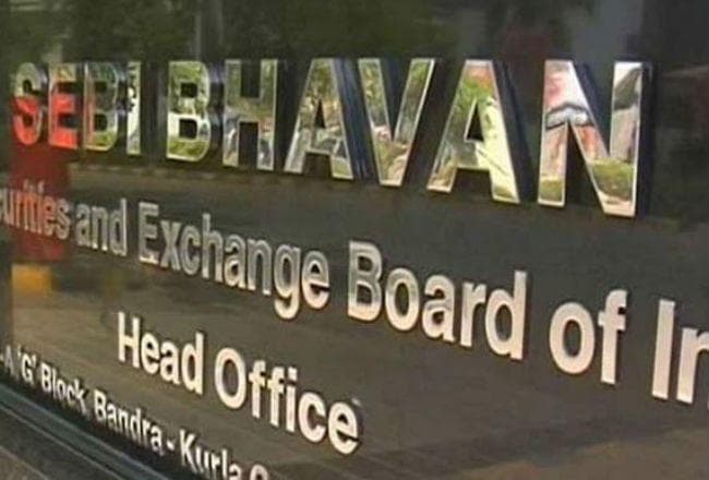 सेबी ने चार कंपनियों के बैंक, डीमैट खातों की कुर्की का दिया आदेश