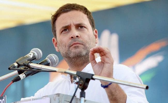 IN PIC : चुनाव के पहले राहुल गांधी ने गुजरात में लगायी जान