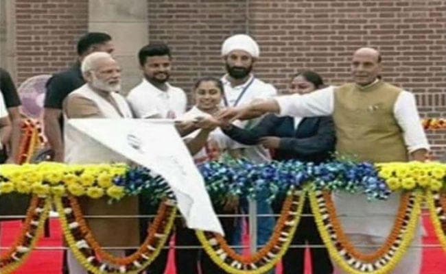 सरदार पटेल की जयंती पर ''रन फॉर यूनिटी'', मोदी बोले- नयी पीढ़ी को उनके नाम से परिचय नहीं कराया गया