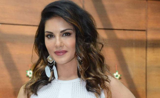 3700 करोड़ का ठगी मामला: सनी लियोनी से भी पूछताछ कर सकती है यूपी पुलिस