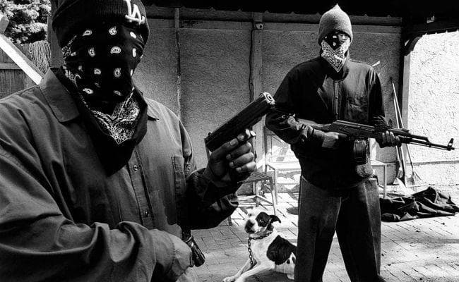 चरही में दर्जनों नकाबपोश अपराधियों ने की लाखों के ट्रांसफार्मर सहित तार की चोरी