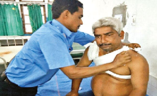 पत्रकारों को दौड़ा-दौड़ा कर पीटा, आधा दर्जन घायल