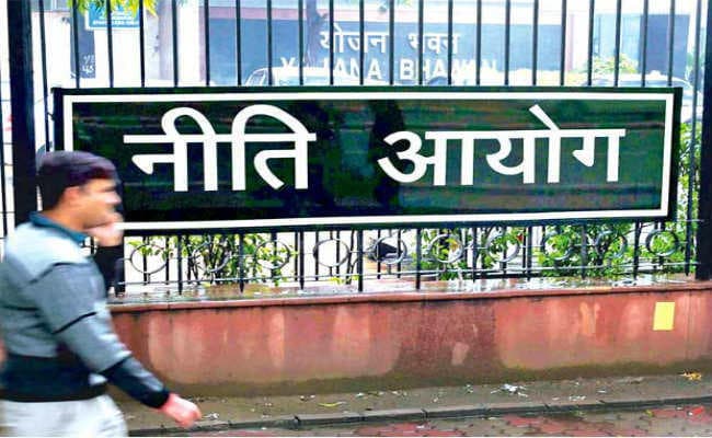 नीति आयोग की सलाह, IAS की जगह प्राइवेट सेक्टर से एक्सपर्ट लाये सरकार