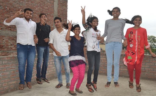 बिहार : इंटरमीडिएट में डुमरांव के छात्रों ने लहराया परचम, साइंस में आशुतोष बने जिला टाॅपर