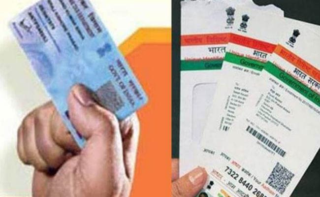 एक जुलाई से आयकर रिटर्न के लिए आधार-पैन जोड़ना जरूरी : सीबीडीटी एक जुलाई से आयकर रिटर्न के लिए आधार-पैन जोड़ना जरूरी : सीबीडीटी