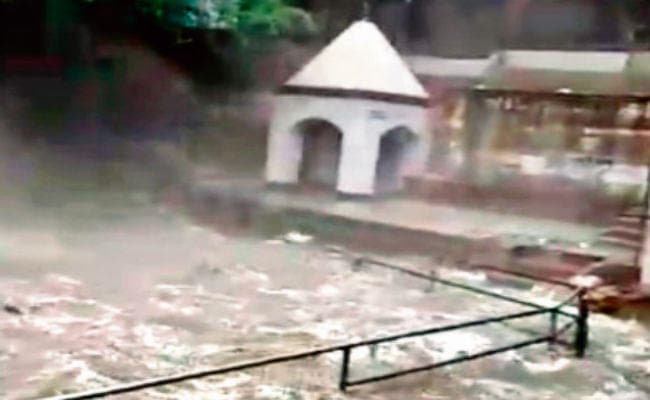 BIHAR : ककोलत में बाढ़, सैलानी सुरक्षित