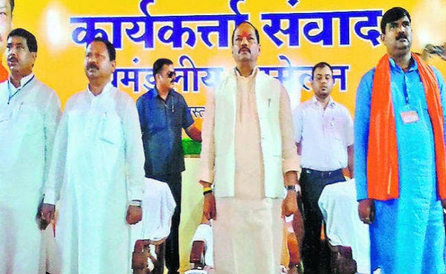 भाजपा में अंतर्कलह? मुख्यमंत्री ने गढ़वा में कहा : पार्टी के बड़े नेता कार्यकर्ताओं से करवा रहे हैं गुटबाजी