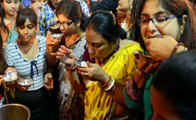 इस दुर्गा पूजा बंगालियों के लिए हैं विशेष पकवान इस दुर्गा पूजा बंगालियों के लिए हैं विशेष पकवान