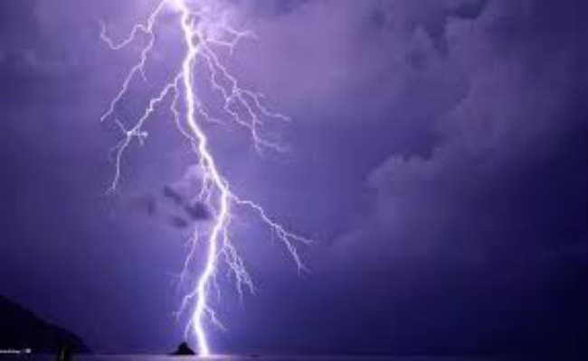 तितली ने रोकी शहर की रफ्तार, देर रात हुई मूसलधार बारिश ने जनजीवन किया अस्त-व्यस्त, आज और कल भी हो सकती है बारिश