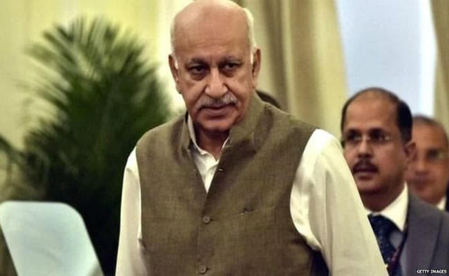 #MeToo : आरोपों के खिलाफ कोर्ट पहुंचे एम जे अकबर, आपराधिक मानहानि का केस दर्ज किया