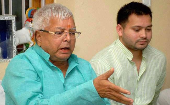 Ranchi : जेल में लालू प्रसाद से मिले तेजस्वी यादव, राजद के बड़े नेताओं को बाहर करना पड़ा इंतजार