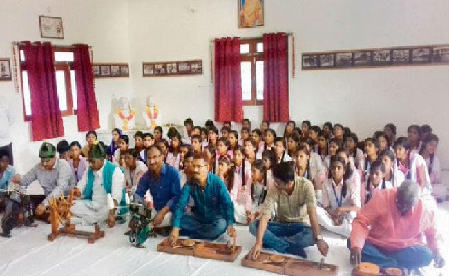 बिहार : कस्तूरबा की छात्राएं सीखेंगी चरखे से सूत काटने के गुर