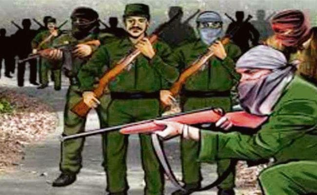 झारखंड : पहले तोता बेचता था, फिर बना नक्सली अब करोड़ों की संपत्ति है मनोज के पास, दर्ज हैं कई केस