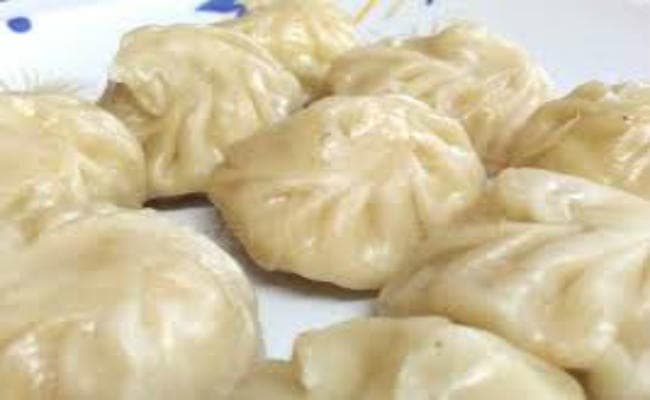 गाजियाबाद में मोमोज खाने से 16 लोग बीमार