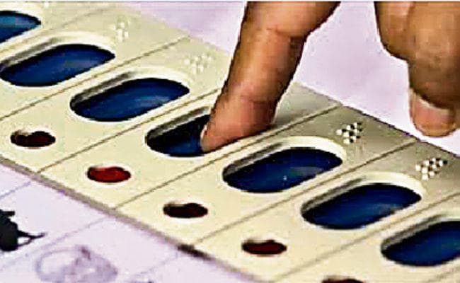 पटना : ब्रेल लिपि में प्रत्याशी का नाम पढ़ ईवीएम पर वोट करेंगे नेत्रहीन