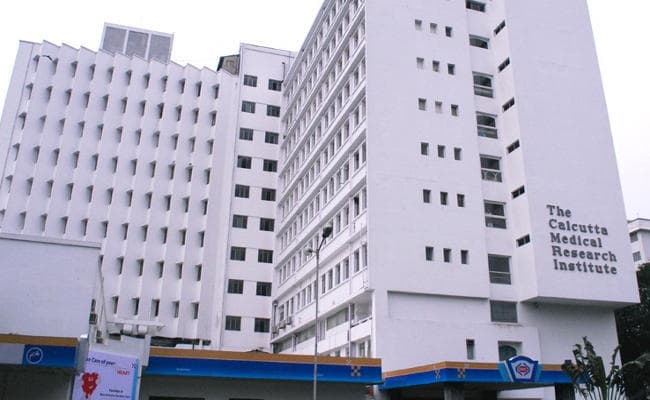 जूनियर डॉक्टर पर कोलकाता में पुलिस अधिकारी ने किया हमला, शिकायत दर्ज